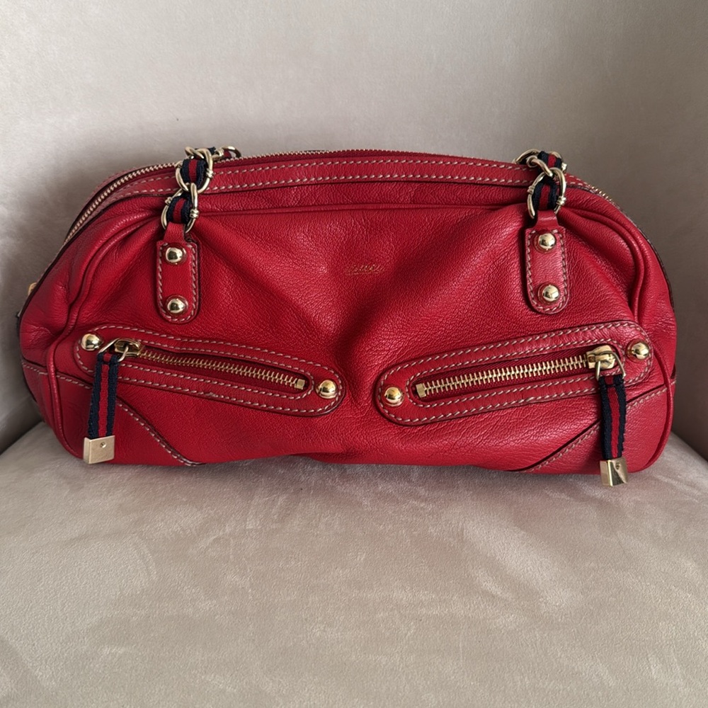 Vintage Gucci leather shoulder purse